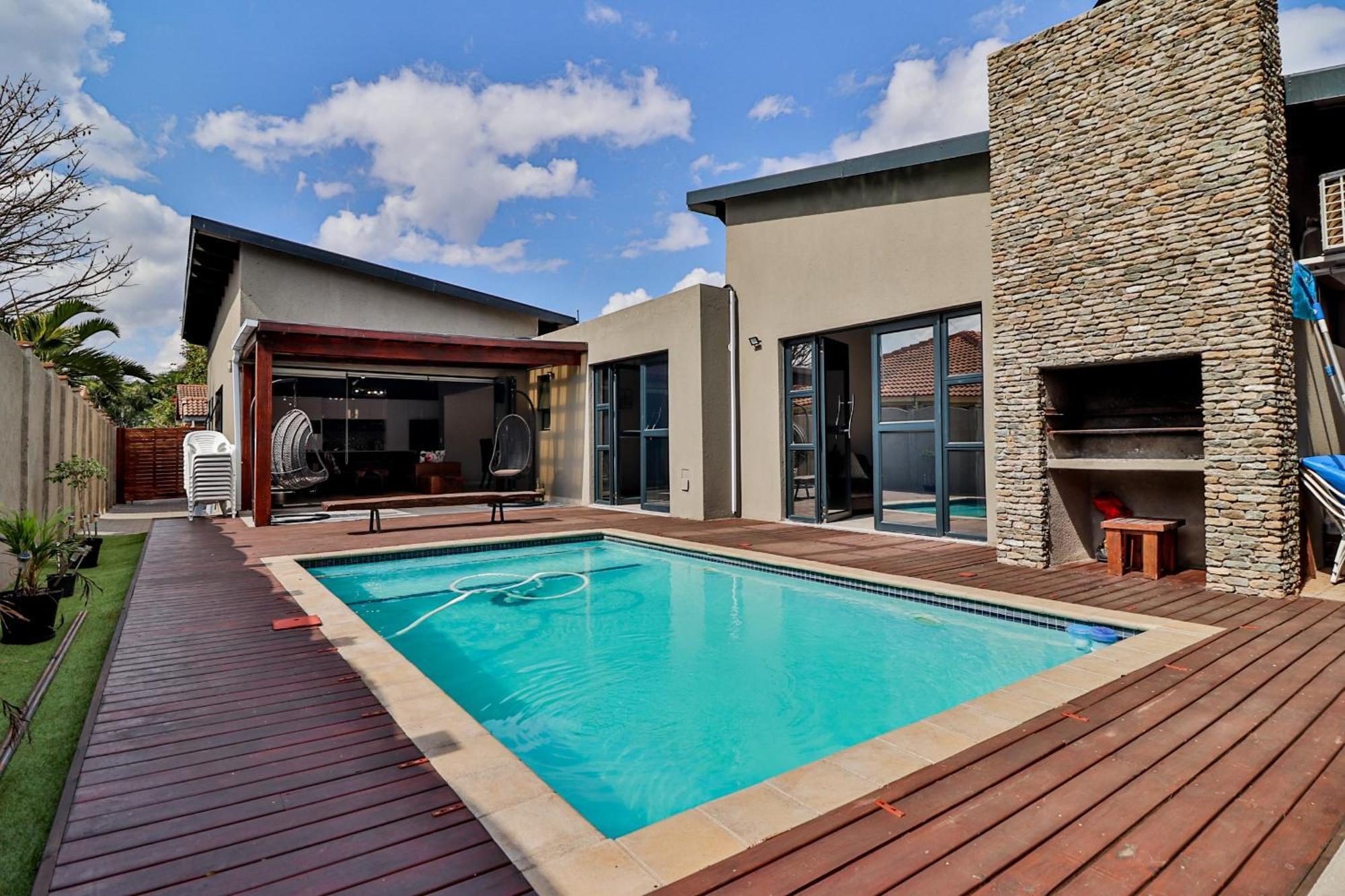 House Of Bongekile 4 Bed Luxury Home In Malelane Εξωτερικό φωτογραφία