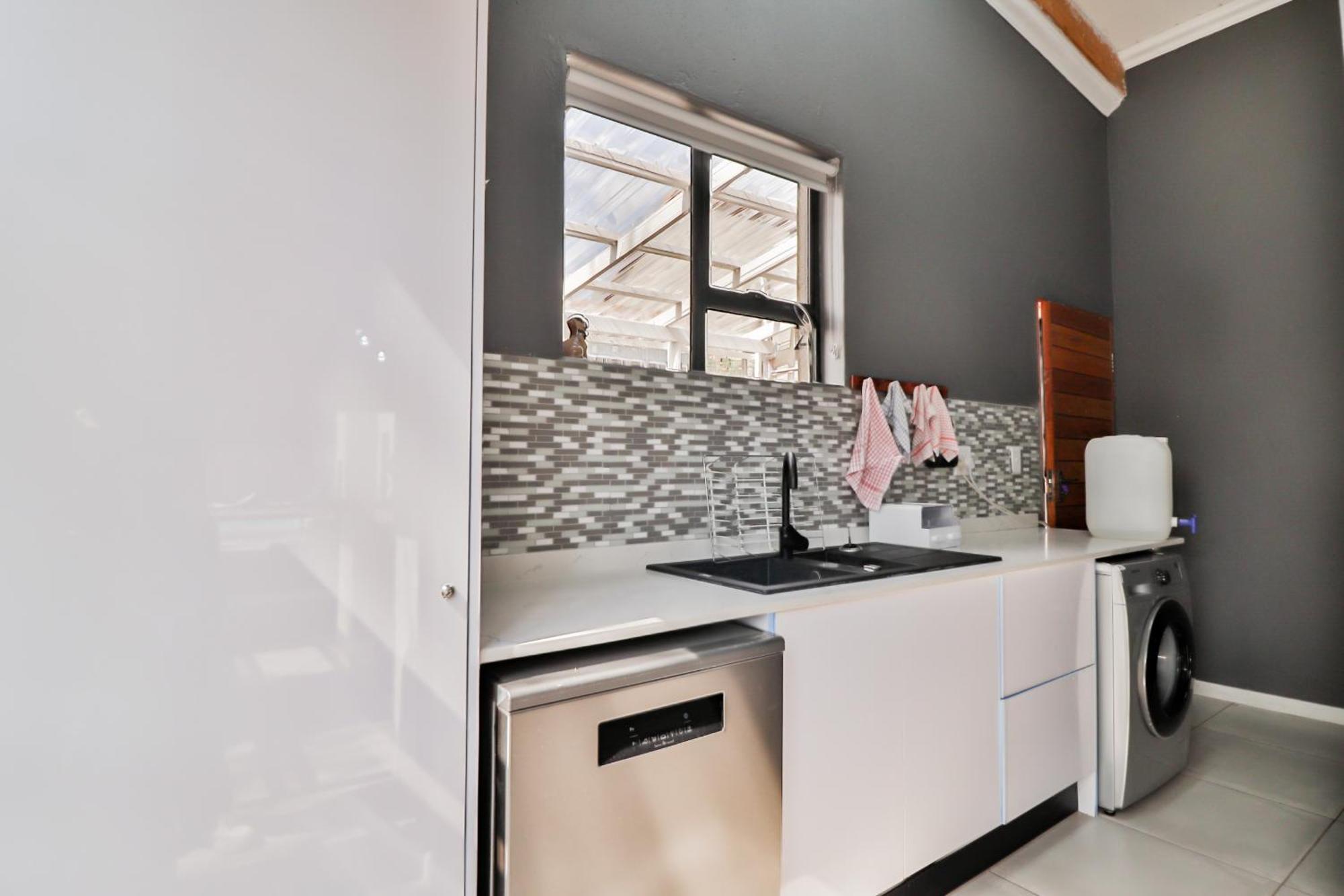 House Of Bongekile 4 Bed Luxury Home In Malelane Εξωτερικό φωτογραφία